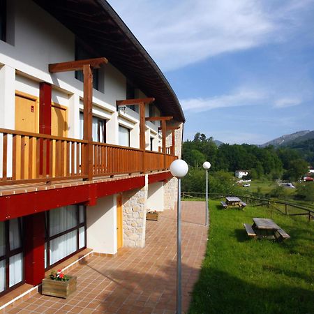 Apartamentos Aldea Del Puente Onís Eksteriør bilde