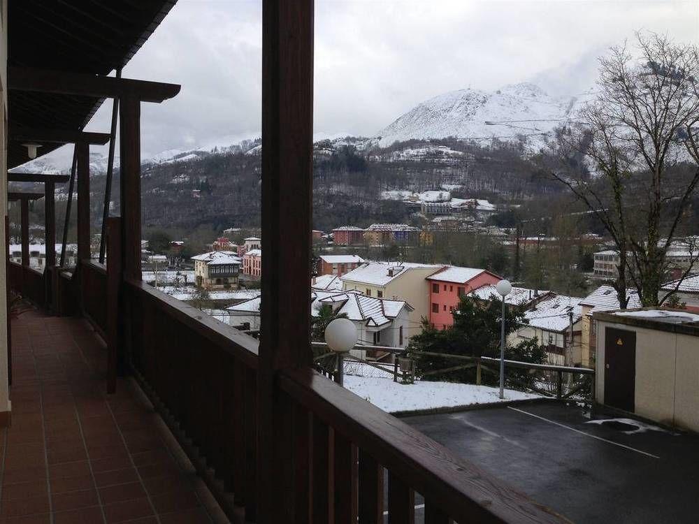 Apartamentos Aldea Del Puente Onís Eksteriør bilde