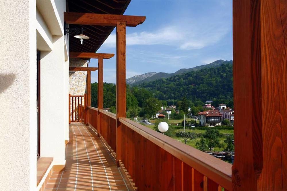 Apartamentos Aldea Del Puente Onís Eksteriør bilde
