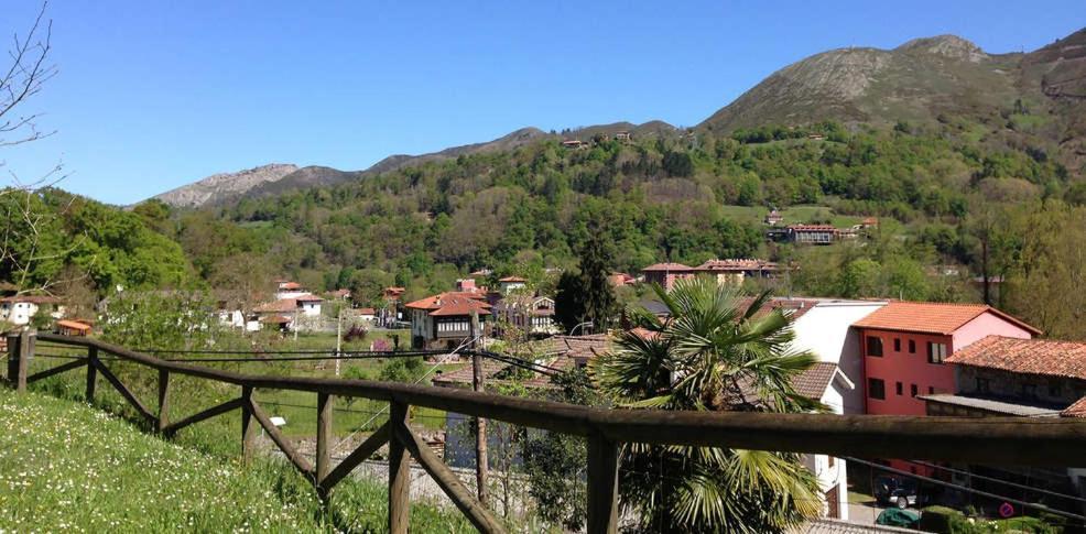 Apartamentos Aldea Del Puente Onís Eksteriør bilde