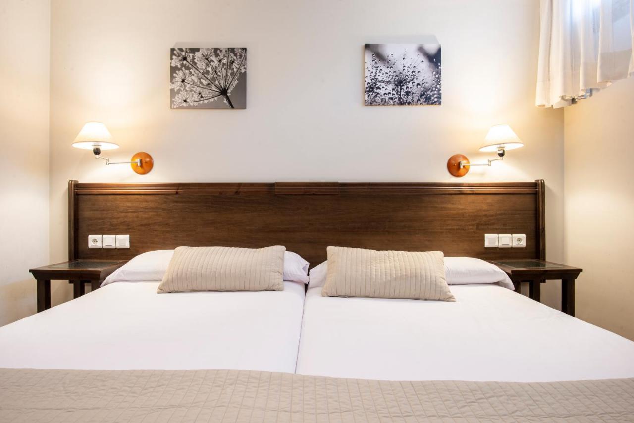 Apartamentos Aldea Del Puente Onís Eksteriør bilde