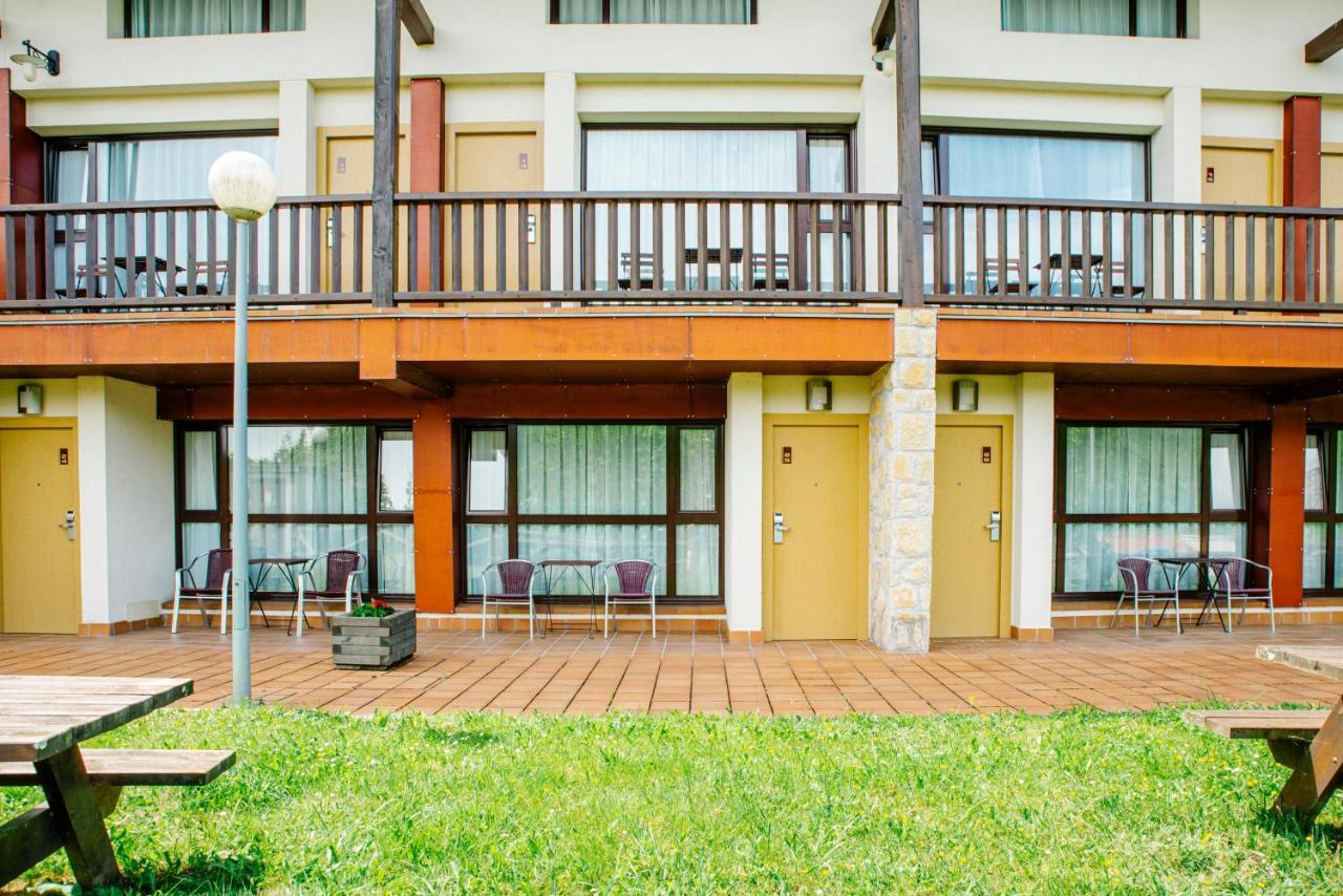 Apartamentos Aldea Del Puente Onís Eksteriør bilde