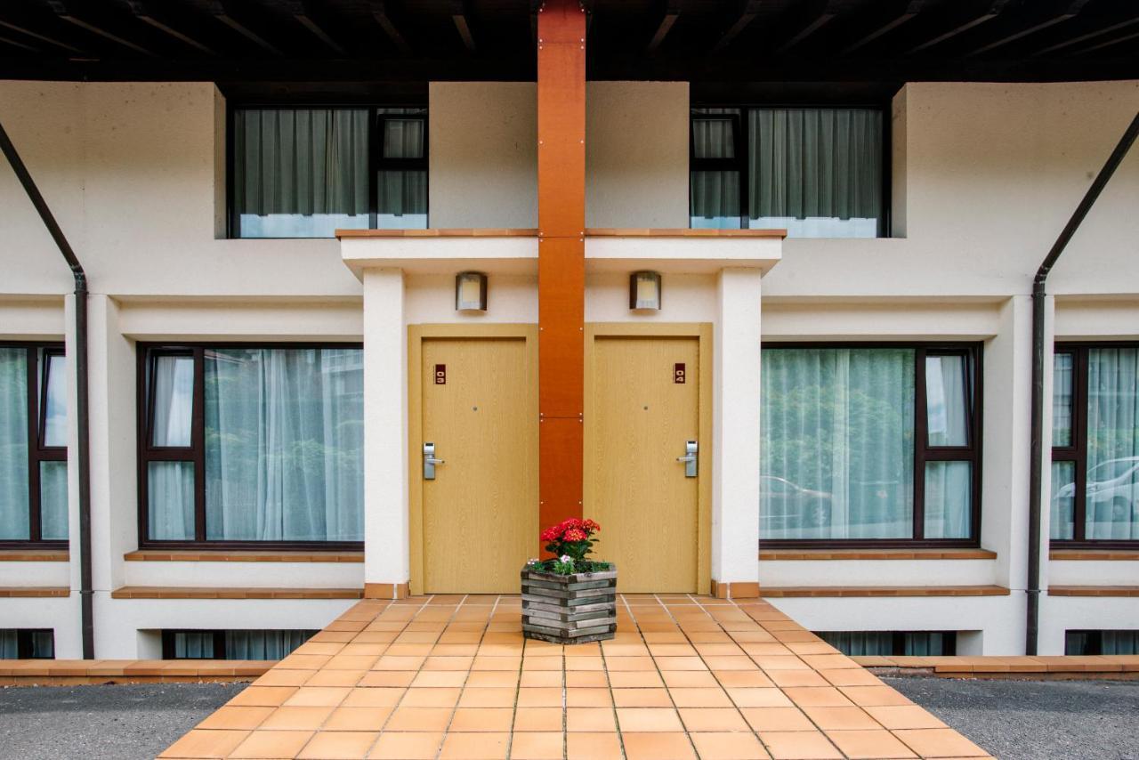 Apartamentos Aldea Del Puente Onís Eksteriør bilde