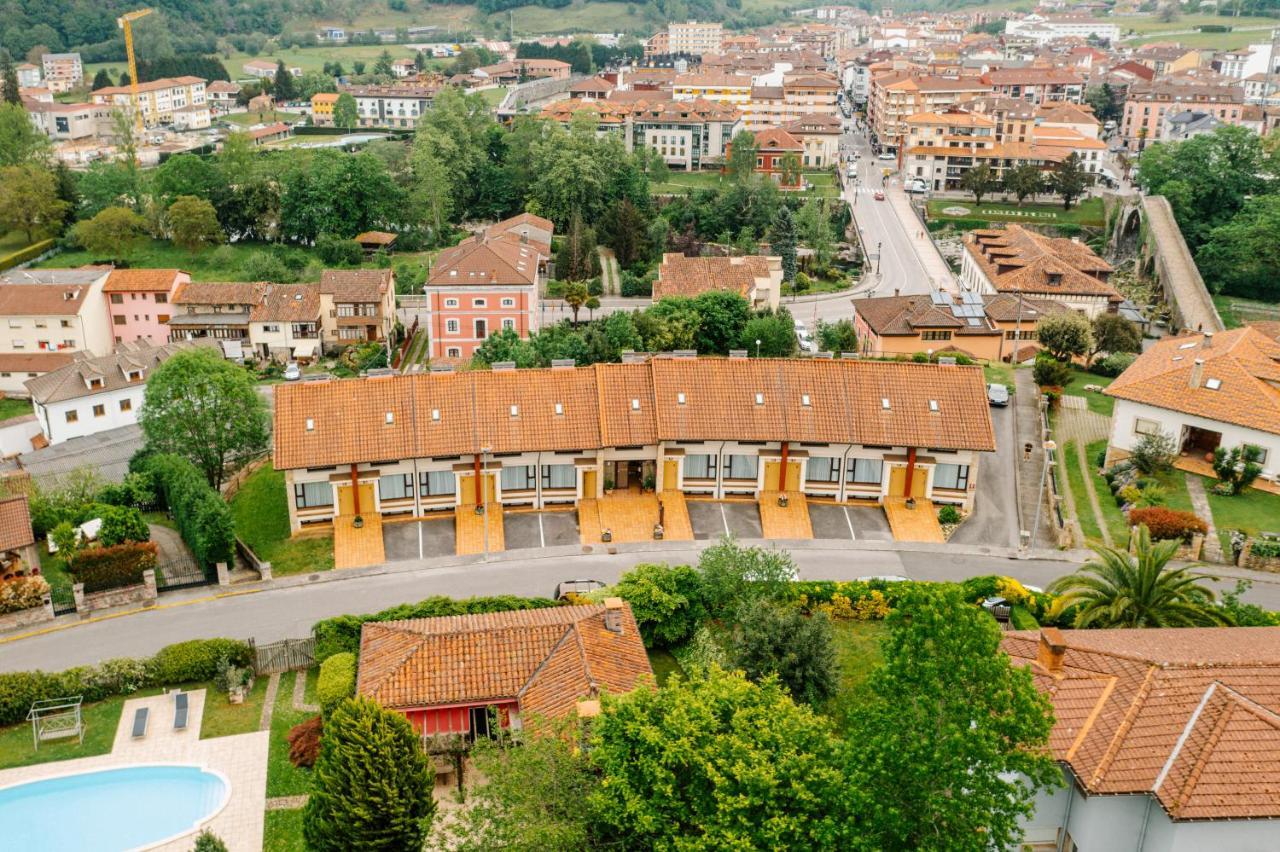 Apartamentos Aldea Del Puente Onís Eksteriør bilde