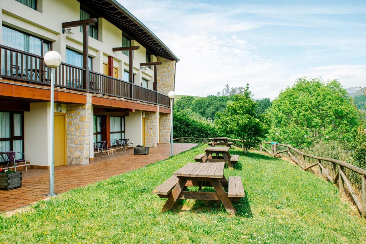 Apartamentos Aldea Del Puente Onís Eksteriør bilde