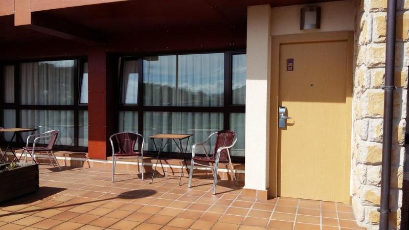 Apartamentos Aldea Del Puente Onís Eksteriør bilde