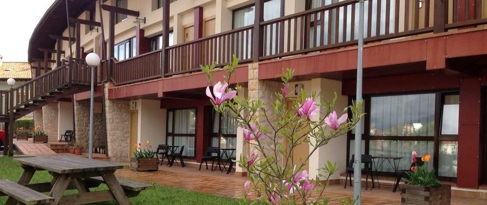 Apartamentos Aldea Del Puente Onís Eksteriør bilde