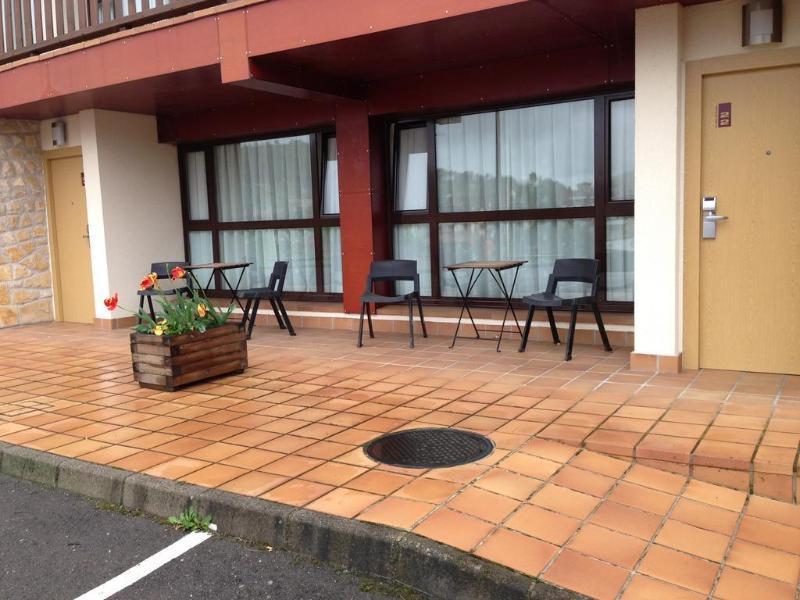 Apartamentos Aldea Del Puente Onís Eksteriør bilde